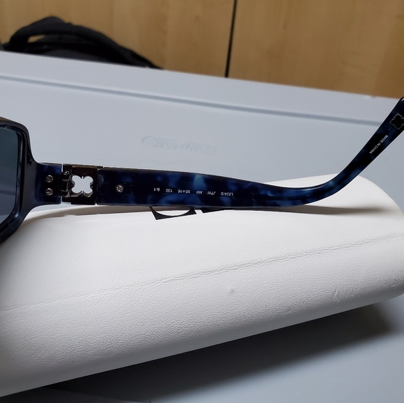 Designer prescription sunglasses w/ leather case - Picture 11 of 16